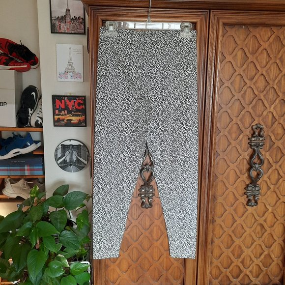 3/$15 Printed Cotton Leggings NWOT - Picture 11 of 16